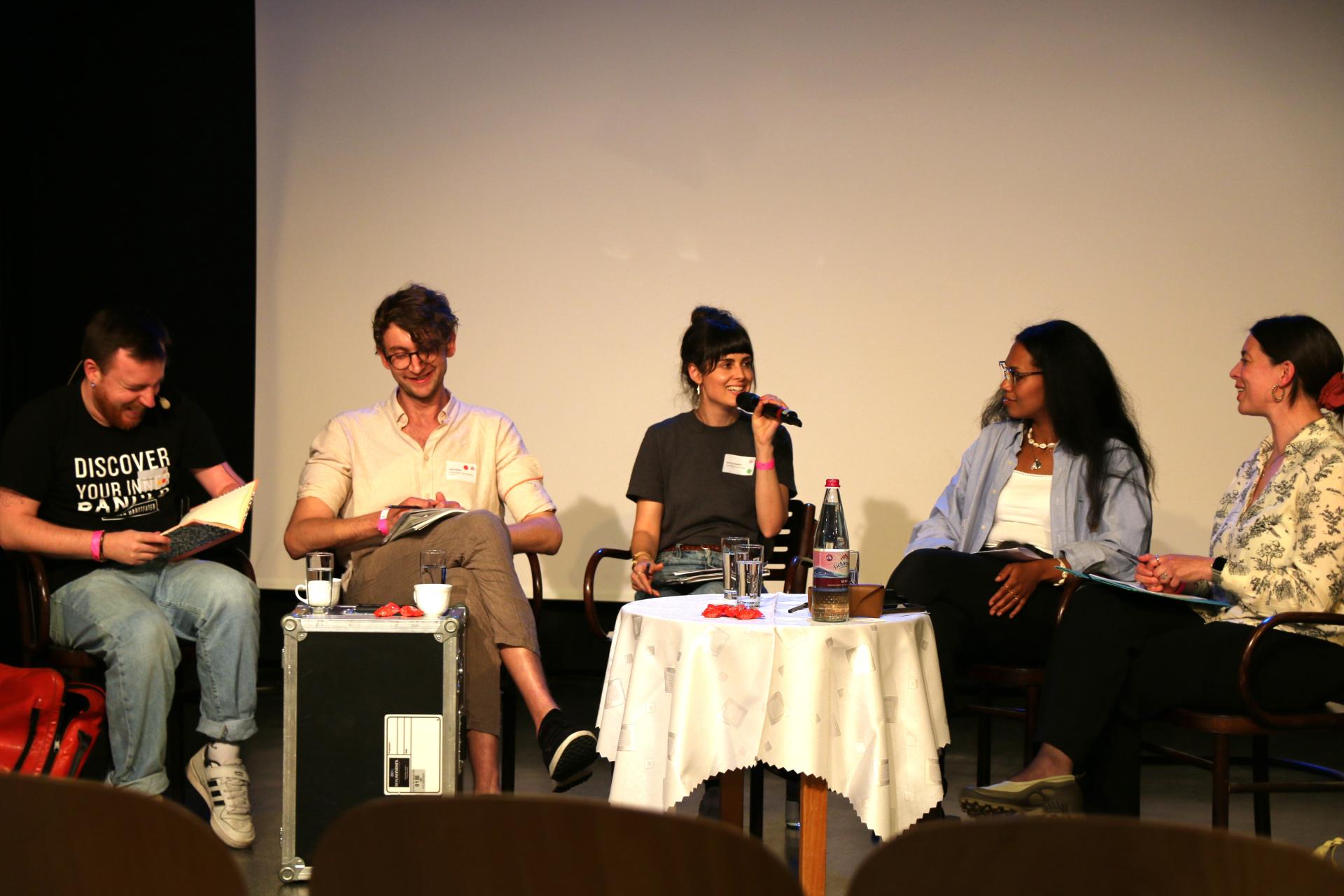 Filip Pawlak, Lars Hecker, Anica Happich, Lina Mitschke and Caroline Galvis at the panel talk “Art in the field of tension between political realities”